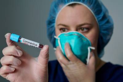 В России за сутки зафиксировано 1 075 смертей из-за коронавируса — это новый антирекорд - runews24.ru - Россия