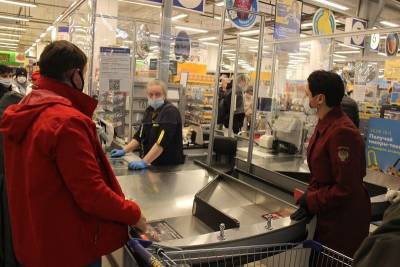 В администрации региона прокомментировали ситуацию с ограничением допуска смолян в магазины - rabochy-put.ru - Смоленская обл.