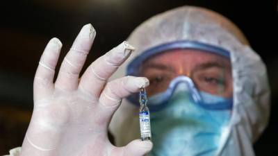 В Петербурге врач и четыре медсестры задержаны за фиктивную вакцинацию от коронавируса - svoboda.org - Санкт-Петербург