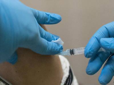В Украине в субботу сделали почти 180 тыс. прививок от коронавируса, первую дозу получили 130 тыс. украинцев - gordonua.com - Украина - Днепропетровская обл.