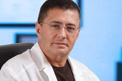 Александр Мясников - Доктор Мясников заявил о необходимости трех доз вакцины для людей из групп риска - lenta.ru