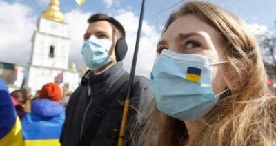 В Украине зафиксировано почти 15 тысяч новых случаев COVID-19 - vchaspik.ua - Украина