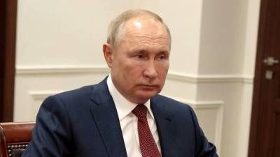 Владимир Путин - Путин поручил обеспечить два выходных дня для вакцинации работающих россиян - vm.ru - Россия