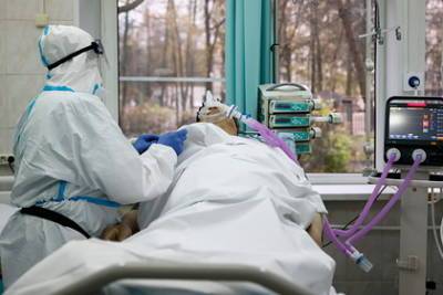 В России седьмой день подряд выявлено свыше 1000 смертей пациентов с COVID-19 - lenta.ru - Россия