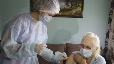 Особенности физиологии: Роспотребнадзор дал рекомендации по вакцинации пожилых - mir24.tv