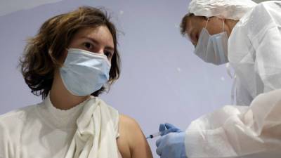 Узбекистан предложит России взаимно признать сертификаты о вакцинации от коронавируса - mir24.tv - Россия - Узбекистан
