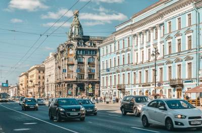 Долгий локдаун может убрать с улиц Петербурга стрит-ретейл - abnews.ru - Санкт-Петербург