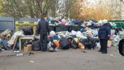 Жители Рязани пожаловались на переполненные контейнеры для мусора - 7info.ru - Рязань