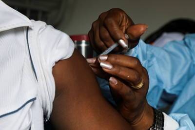 Африканский союз определился с вакциной от коронавируса - lenta.ru - Сша