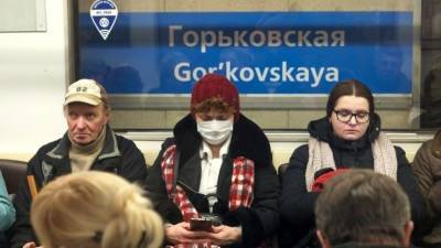 Максим Облендер - Сотни петербуржцев получили штрафы за отсутствие масок в транспорте - 5-tv.ru - Санкт-Петербург