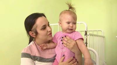 В больницы с коронавирусом попадает все больше детей, которых заражают взрослые - 1tv.ru - Красноярск