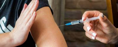 ВЦИОМ: 64% россиян сочли опасными призывы к отказу от вакцинации против COVID-19 - runews24.ru - Россия
