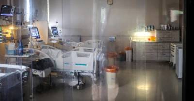 В Восточной больнице за сутки умерло 20 пациентов с Covid-19; начинает работу мобильный морг - rus.delfi.lv - Латвия
