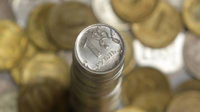 Экономист назвал факторы, поддерживающие курс рубля - russian.rt.com