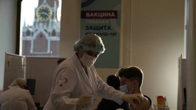 В РБК сообщили об атаке антипрививочников из-за опроса о вакцинации от COVID-19 - russian.rt.com - Россия