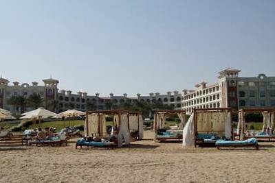 В Египте зафиксировали дефицит в отелях из-за «беспрецедентного наплыва» россиян - lenta.ru - Москва - Египет