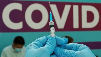 Александр Гинцбург - Гинцбург: прививаться назальной вакциной нужно будет не чаще раза в полгода - russian.rt.com