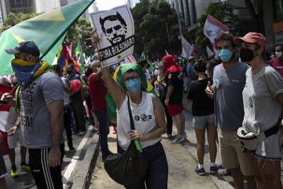 В Бразилии прошли массовые протесты с требованием отставки президента - lenta.ru - Франция - Бразилия - Сан-Паулу - Рио-Де-Жанейро