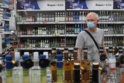 Россияне закупились алкоголем перед нерабочими днями - lenta.ru - Россия - Москва