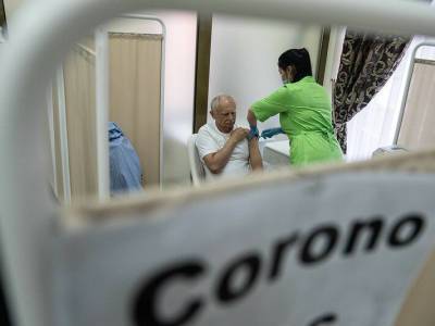 Новый рекорд. В Украине за сутки сделали более 300 тыс. прививок от коронавируса - gordonua.com - Украина