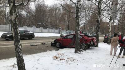 Три машины столкнулись в Пионерском районе. Автомобили сильно повреждены (ФОТО) - newdaynews.ru - Екатеринбург