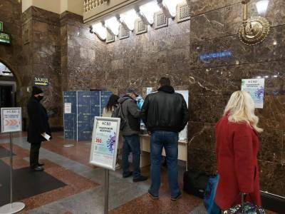 В Украине на железнодорожных вокзалах от коронавируса привились более 20 тыс. человек – "Укрзалізниця" - gordonua.com - Украина - Китай