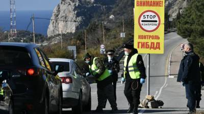 Блокпосты на въездах в Севастополь не пропустили более 200 машин в первый день работы - russian.rt.com - Севастополь