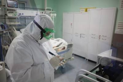 Астраханский врач «красной зоны» рассказал о коронавирусе и вакцинации - volg.mk.ru