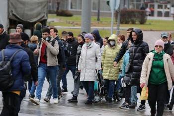 В Госдуме призвали лишать гуляющих по улицам во время локдауна россиян зарплат - vologda-poisk.ru - Россия