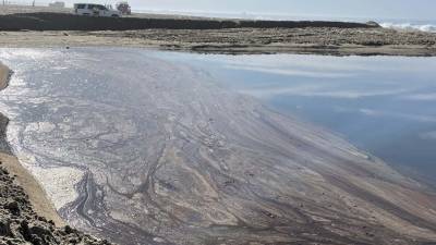 Почти полмиллиона литров нефти разлилось у побережья Калифорнии - newdaynews.ru - штат Калифорния