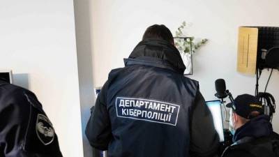 Украинский хакер «взломал» более 100 иностранных компаний — киберполиция (видео) - hubs.ua - Украина - Сша