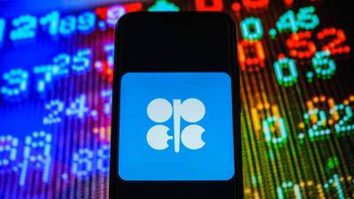 Эффект переговоров: цена нефти Brent превысила $81 за баррель после заседания ОПЕК+ - russian.rt.com