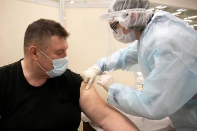В Зауралье медики, вакцинирующие от ковида, будут получать по ₽200 за каждого привитого - znak.com - Курганская обл.