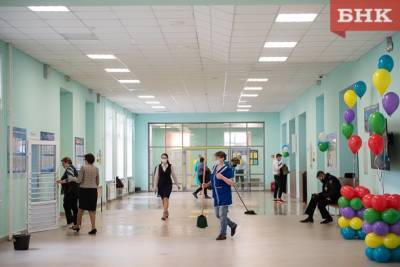 В Коми образовательные учреждения из-за COVID-19 полностью не закрывают - bnkomi.ru - республика Коми