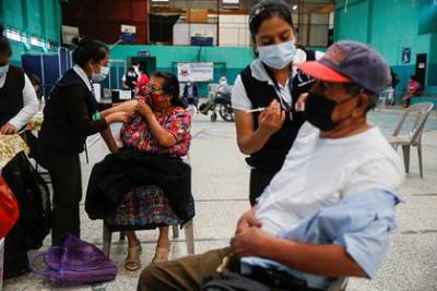 Противники вакцинации напали на медсестер в Гватемале - lenta.ru - Гватемала - Республика Гватемала - Гватемала