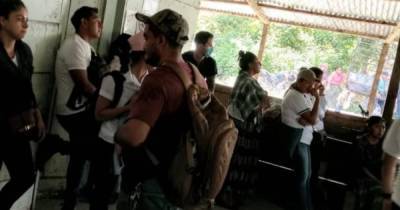 Противники вакцинации напали на медиков в Гватемале и угрожали сжечь - ren.tv - Гватемала - Республика Гватемала