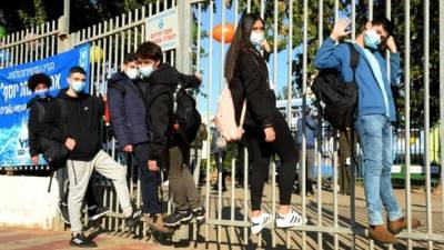 Нафтали Беннет - В Израиле отменяют карантин в школах: новые правила - vesty.co.il - Израиль
