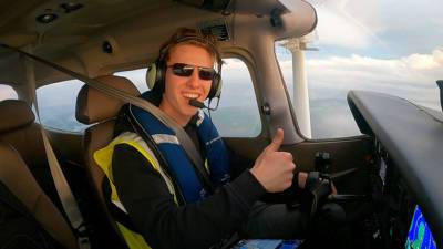Ладлоу Трэвис - 18-летний британец пролетел вокруг Земли за 44 дня - mir24.tv - Англия - Голландия