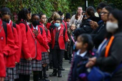 Без масок и без вакцинации: миллионы учеников вернулись в британские школы - unn.com.ua - Украина - Англия - Киев