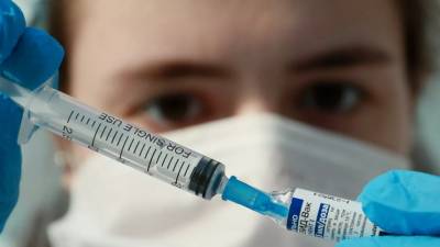 В Саратовской области вводят обязательную вакцинацию от COVID-19 для ряда граждан - russian.rt.com - Саратовская обл.