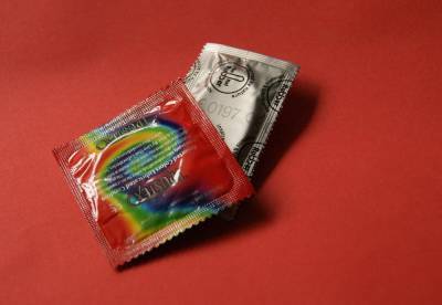 Ньюсом Гэвин - В США запретили снимать презерватив во время секса и мира - cursorinfo.co.il - Сша - New York - штат Калифорния