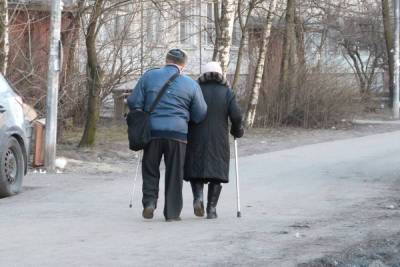 Власти Петербурга могут ужесточить коронавирусные ограничения для пожилых - abnews.ru - Санкт-Петербург