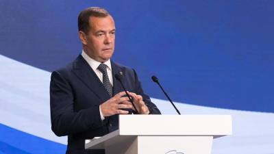 Дмитрий Медведев - Медведев заявил о пятой фазе пандемии коронавируса в России - vm.ru - Россия