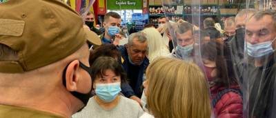 Киевляне подрались в очереди за вакциной - politnavigator.net - Украина - Киев