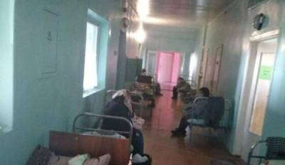"Сохрани, Господи": пациенты лежат на полу в больнице на Луганщине, кадры - politeka.net - Украина - Луганская обл.
