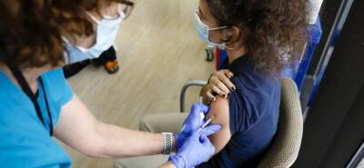Джефф Зинтс - В США началась вакцинация детей от COVID-19 в возрасте от пяти до 11 лет - runews24.ru - Сша