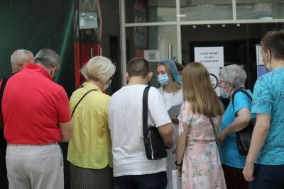 Работодателям рекомендовали давать сотрудникам два выходных за вакцинацию от ковида - lipetskmedia.ru - Россия