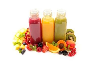 Диетолог Мелехина заявила, что из фруктов и овощей в процессе приготовления сока пропадают полезные вещества и волокна - argumenti.ru