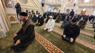 Свердловские мусульмане обсуждают возможность проверять QR-коды на входе в мечети - nakanune.ru - Россия