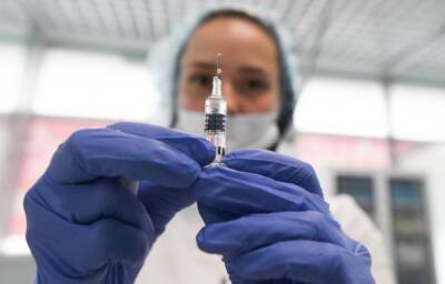 Названа самая популярная вакцина среди российских чиновников - gubdaily.ru